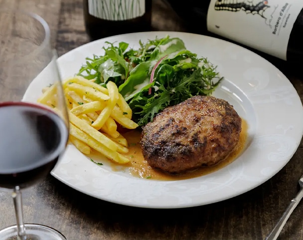 新鮮なジビエ肉を使った料理