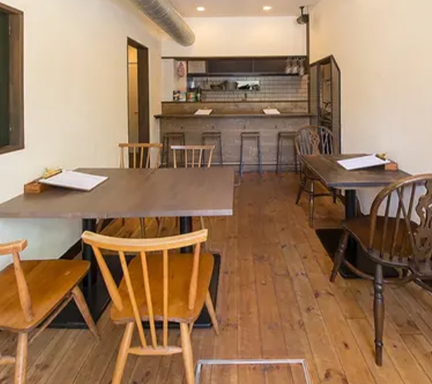 木のぬくもりを感じる落ち着いた空間